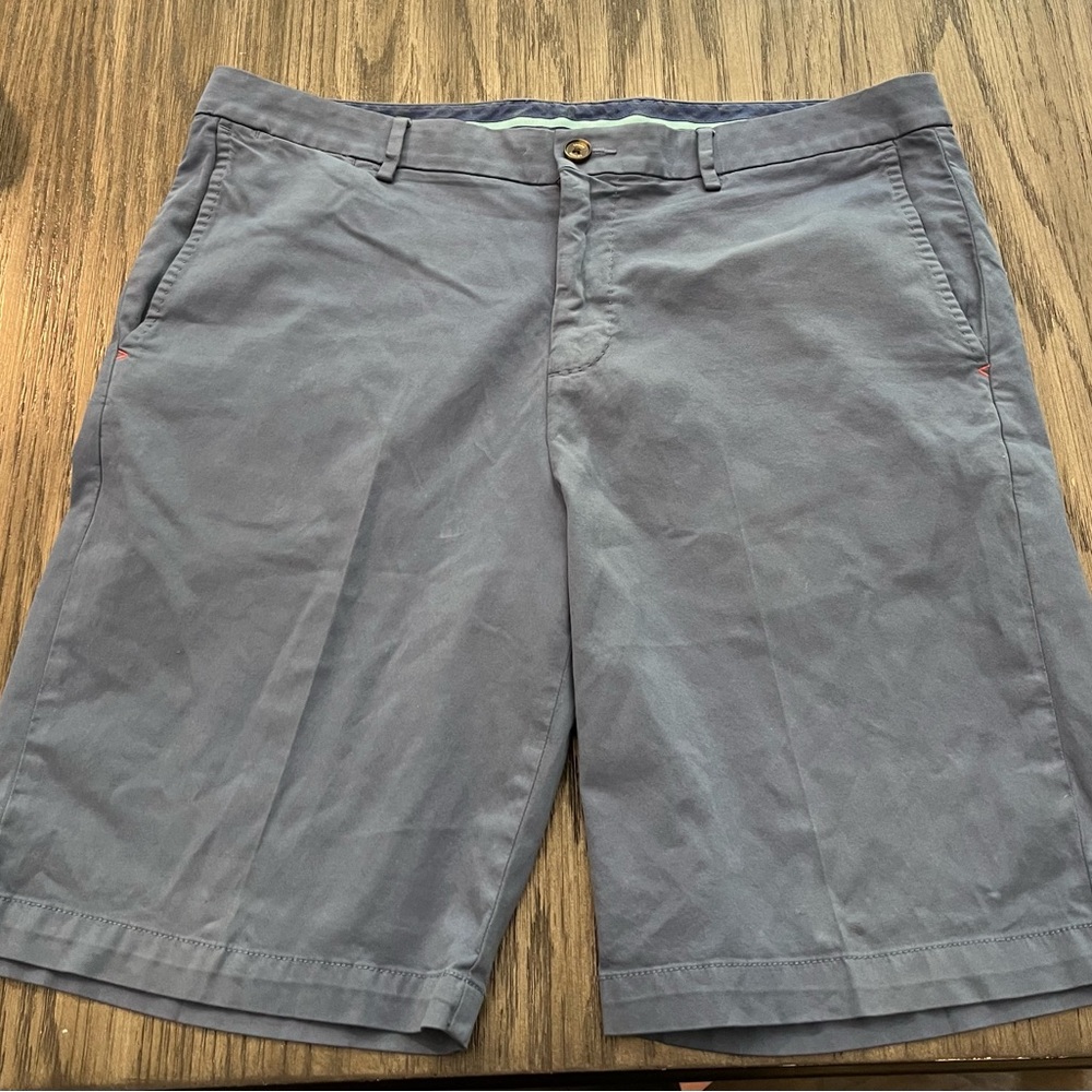 Tommy Bahama Blue flat front chino shorts size 36! In great condition!